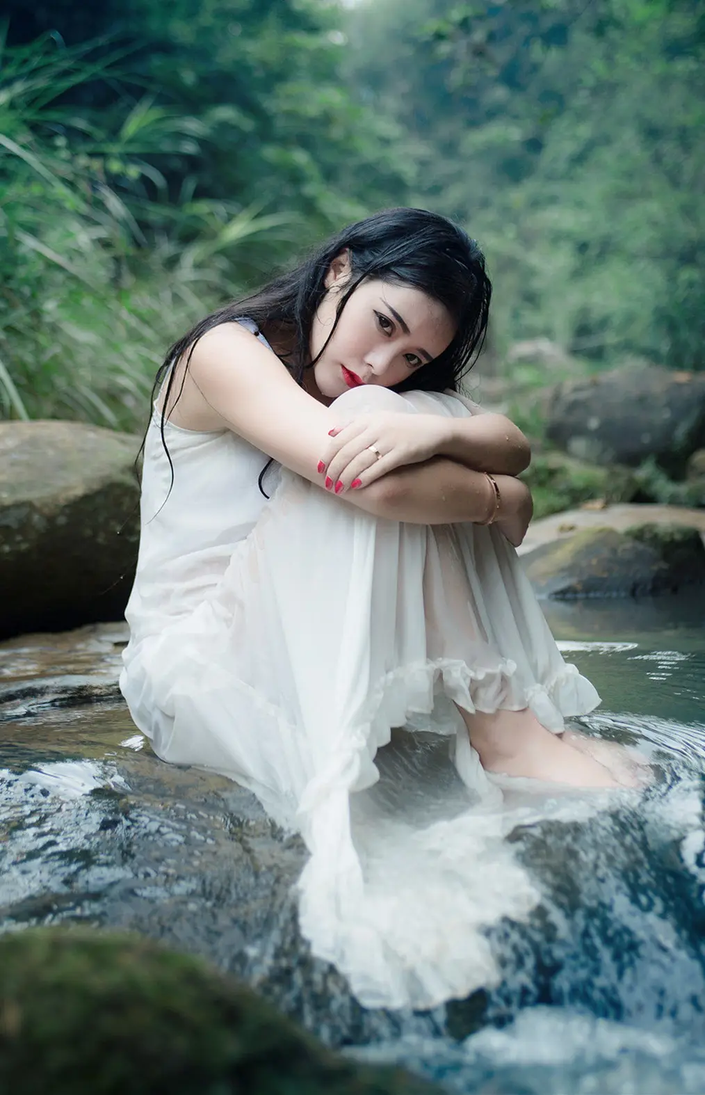 伊犁哈萨克郑州高端私人伴游小野梨子