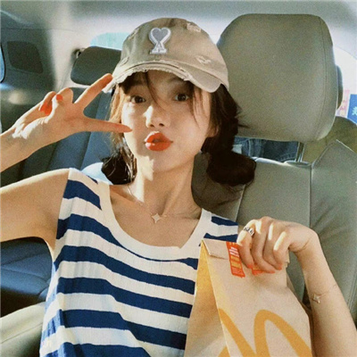 伊犁哈萨克伴游女生铎忆柏的资料