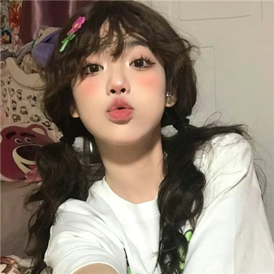 伊犁哈萨克伴游女生卞寄蕾的资料